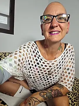 Snapshot of Emma_Milf25 chatting on December 2025 12:56:01 PM Emma Milf25 online show from December 2025 12:56:01 PM