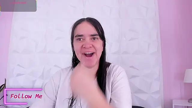 Snapshot of Valeriagomez_ chatting on November 2025 12:20:01 PM Valeriagomez online show from November 2025 12:20:01 PM