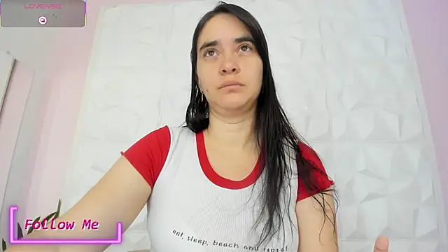 Snapshot of Valeriagomez_ chatting on December 2025 12:10:01 PM Valeriagomez online show from December 2025 12:10:01 PM