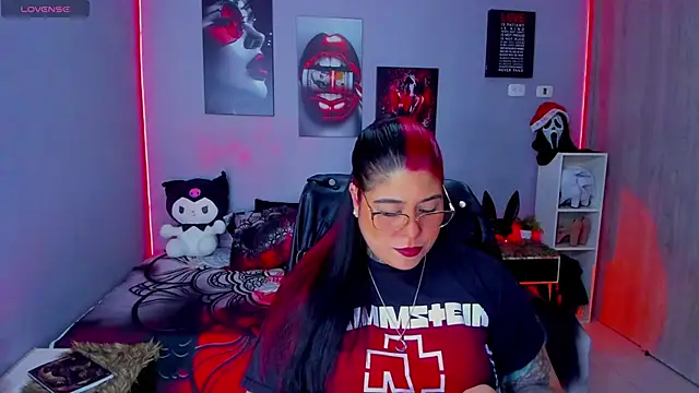 Veronika metal online show from November 2025 06:52:02 PM