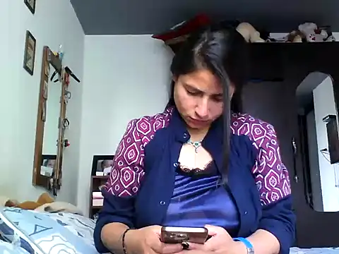 Snapshot of Escarcha-blue chatting on March 2025 03:49:02 PM Escarcha-blue online show from March 2025 03:49:02 PM