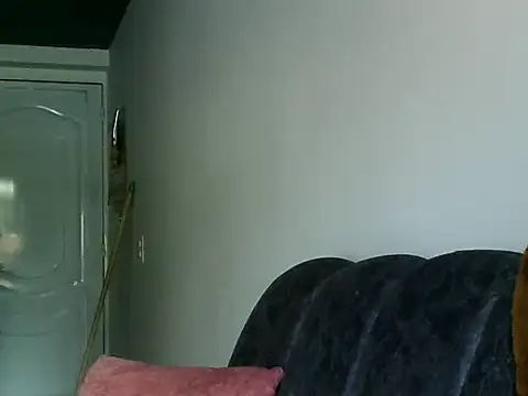 Snapshot of Escarcha-blue chatting on March 2025 06:44:02 PM Escarcha-blue online show from March 2025 06:44:02 PM