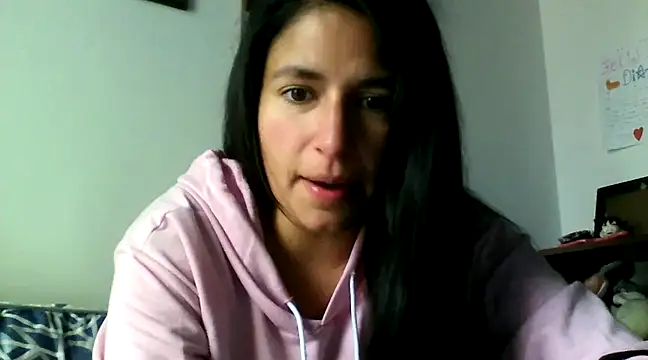 Snapshot of Escarcha-blue chatting on March 2025 10:15:02 PM Escarcha-blue online show from March 2025 10:15:02 PM