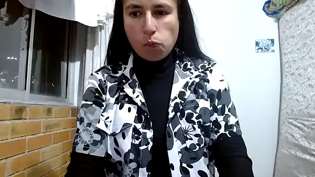 Snapshot of Escarcha-blue chatting on November 2025 03:53:02 AM Escarcha-blue online show from November 2025 03:53:02 AM