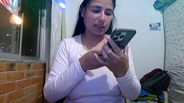 Snapshot of Escarcha-blue chatting on December 2025 11:36:02 PM Escarcha-blue online show from December 2025 11:36:02 PM