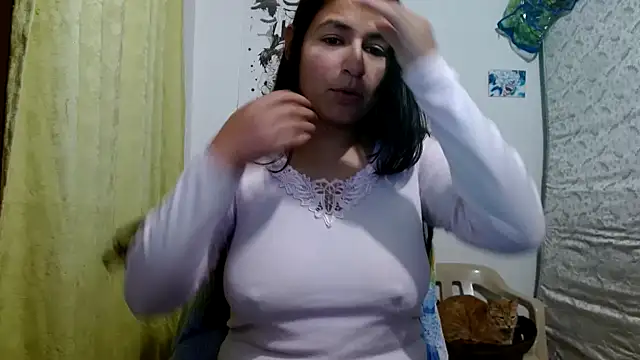 Snapshot of Escarcha-blue chatting on December 2025 01:23:01 AM Escarcha-blue online show from December 2025 01:23:01 AM