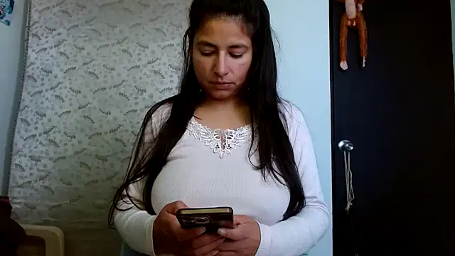 Snapshot of Escarcha-blue chatting on January 2026 08:43:02 PM Escarcha-blue online show from January 2026 08:43:02 PM