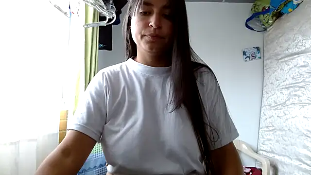 Snapshot of Escarcha-blue chatting on February 2026 01:52:01 PM Escarcha-blue online show from February 2026 01:52:01 PM