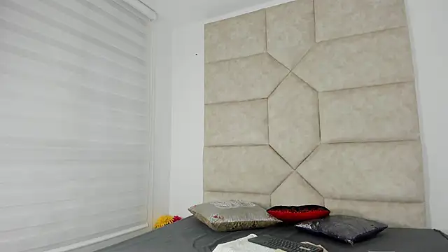 Snapshot of Vaiolett_Smith chatting on September 2025 10:51:01 AM Vaiolett Smith online show from September 2025 10:51:01 AM