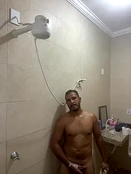 Snapshot of Lindp190194 chatting on December 2025 08:26:01 PM Lindp190194 online show from December 2025 08:26:01 PM