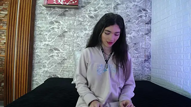 Snapshot of MaeveKuro chatting on September 2025 03:06:02 AM MaeveKuro online show from September 2025 03:06:02 AM