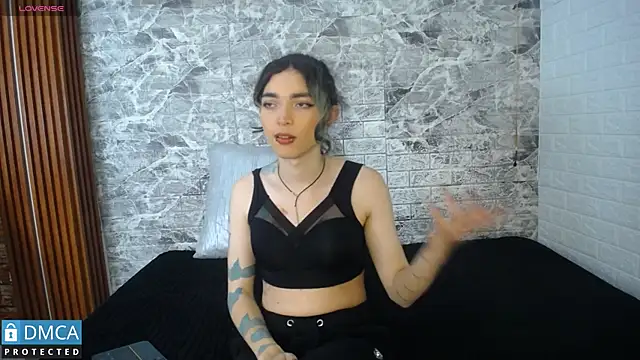 Snapshot of MaeveKuro chatting on September 2025 03:06:02 AM MaeveKuro online show from September 2025 03:06:02 AM