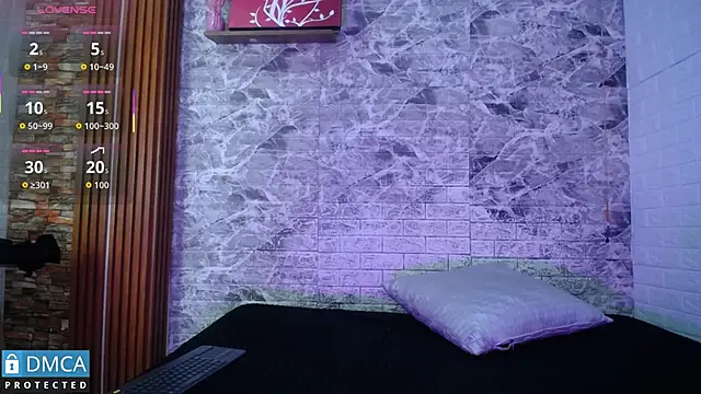 Snapshot of MaeveKuro chatting on September 2025 03:28:01 AM MaeveKuro online show from September 2025 03:28:01 AM