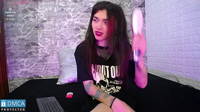 Snapshot of MaeveKuro chatting on October 2025 03:12:02 AM MaeveKuro online show from October 2025 03:12:02 AM