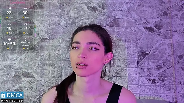 Snapshot of MaeveKuro chatting on October 2025 03:04:01 AM MaeveKuro online show from October 2025 03:04:01 AM