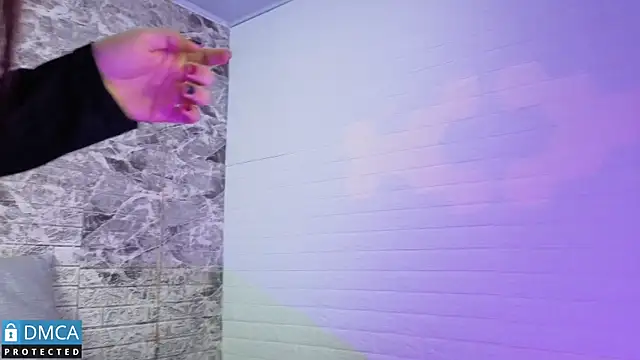 Snapshot of MaeveKuro chatting on October 2025 03:04:01 AM MaeveKuro online show from October 2025 03:04:01 AM