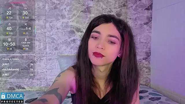 Snapshot of MaeveKuro chatting on October 2025 03:28:01 AM MaeveKuro online show from October 2025 03:28:01 AM