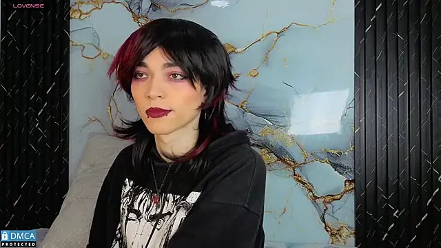 Snapshot of MaeveKuro chatting on October 2025 03:20:02 AM MaeveKuro online show from October 2025 03:20:02 AM