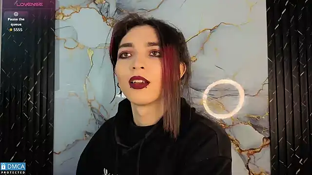 Snapshot of MaeveKuro chatting on November 2025 03:38:02 AM MaeveKuro online show from November 2025 03:38:02 AM