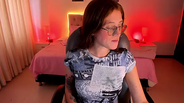 Emily Warren  online show from September 2025 08:12:02 PM