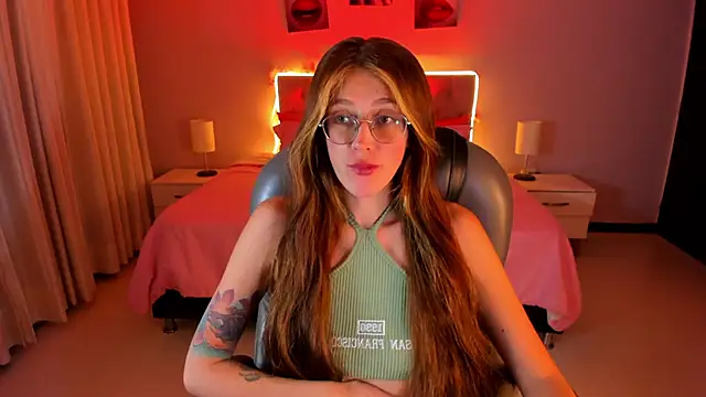 Snapshot of Emily_Warren_ chatting on February 2026 07:39:01 PM Emily Warren online show from February 2026 07:39:01 PM