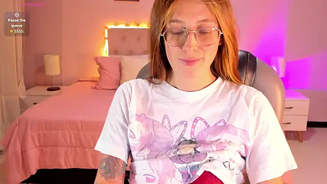 Emily Warren  online show from March 2026 08:04:02 PM