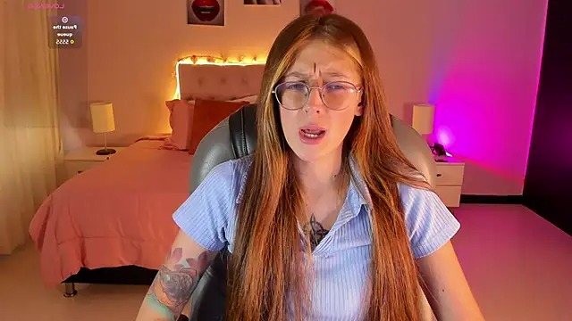 Emily Warren  online show from March 2026 07:19:01 PM