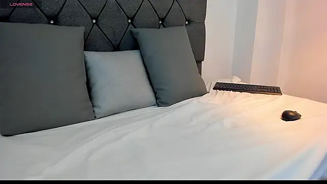 noah johes online show from February 2025 04:47:01 AM