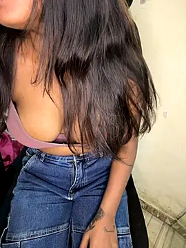 Snapshot of Mahi_DarlingS chatting on December 2025 04:07:01 AM Mahi DarlingS online show from December 2025 04:07:01 AM