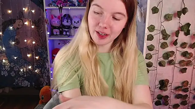 Strawberry juli online show from February 2025 05:24:01 AM