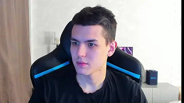 Snapshot of TravisRevas chatting on March 2025 05:24:02 PM TravisRevas online show from March 2025 05:24:02 PM