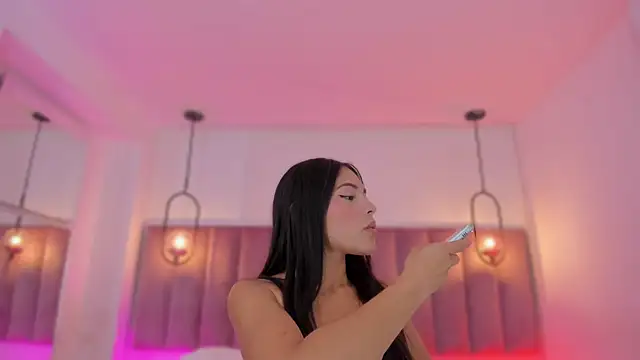 Haily b online show from December 2025 07:55:01 PM