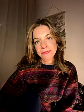 Snapshot of Rosemarie_Blu chatting on November 2025 08:14:01 PM Rosemarie Blu online show from November 2025 08:14:01 PM