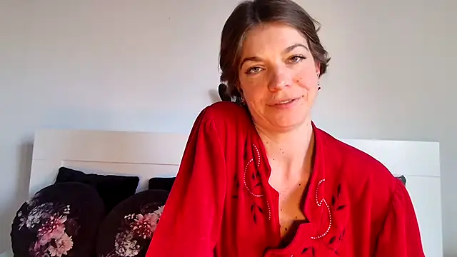 Snapshot of Rosemarie_Blu chatting on February 2026 08:25:02 AM Rosemarie Blu online show from February 2026 08:25:02 AM