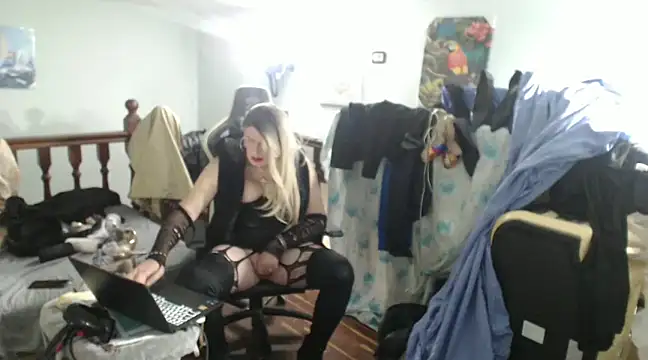 Snapshot of emmex671 chatting on February 2025 06:35:01 AM emmex671 online show from February 2025 06:35:01 AM