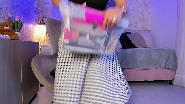 Liannaa  online show from March 2026 07:21:02 PM