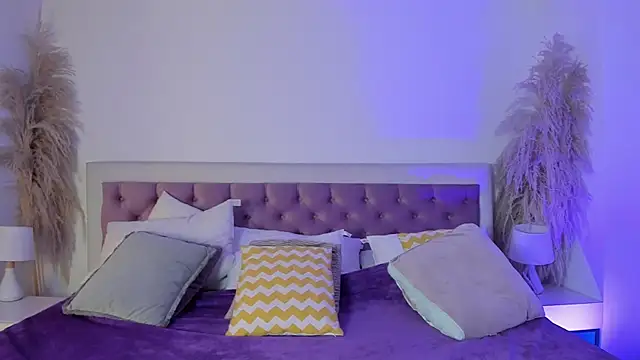 Arianaa collins online show from October 2025 12:04:02 PM