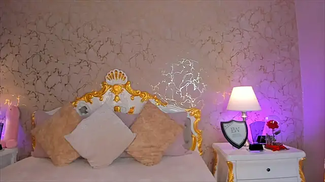 Snapshot of ScarlettWallace chatting on October 2025 10:23:02 PM ScarlettWallace online show from October 2025 10:23:02 PM