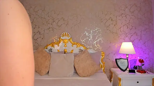 Snapshot of ScarlettWallace chatting on October 2025 08:31:01 PM ScarlettWallace online show from October 2025 08:31:01 PM