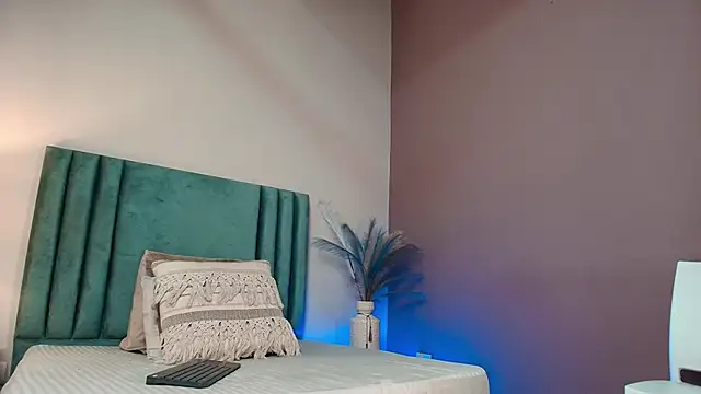 SeleneLujan online show from November 2025 12:26:01 PM