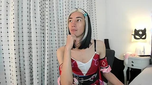 loverisu-coral online show from November 2025 07:43:01 PM