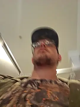 Snapshot of dylanroberts1995 chatting on March 2025 01:50:02 PM dylanroberts1995 online show from March 2025 01:50:02 PM