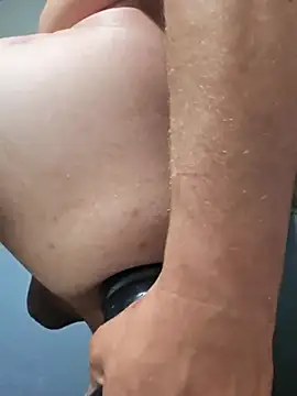 Snapshot of dylanroberts1995 chatting on March 2025 11:09:01 PM dylanroberts1995 online show from March 2025 11:09:01 PM