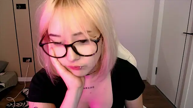 Snapshot of ka00ru_chan chatting on July 2026 01:24:02 PM ka00ru chan online show from July 2026 01:24:02 PM