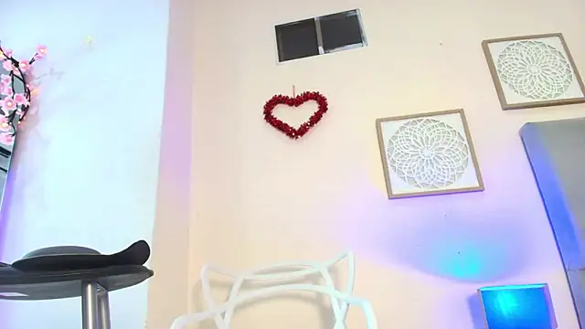 Snapshot of mary_cute9 chatting on February 2026 12:02:01 PM mary cute9 online show from February 2026 12:02:01 PM