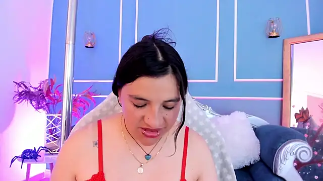 TaraTaylorr online show from May 2026 07:34:02 PM