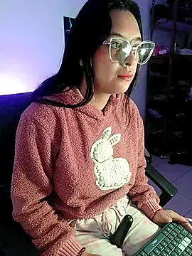 MiaStarts online show from March 2025 08:30:01 AM