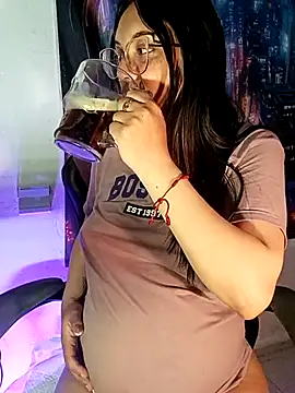 MiaStarts online show from February 2026 10:10:01 AM