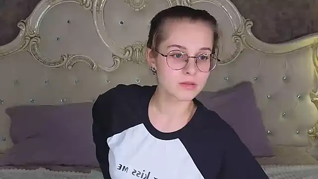 RileyMimicho online show from October 2025 08:51:02 PM