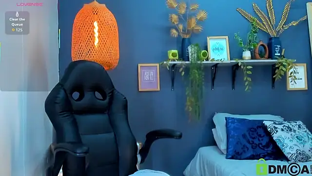 yessila parker online show from October 2025 02:36:02 AM